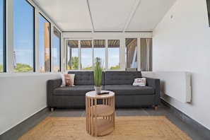 TV - New Apartment with Sea View 1 – Steps from the Beach (Cherrueix)
