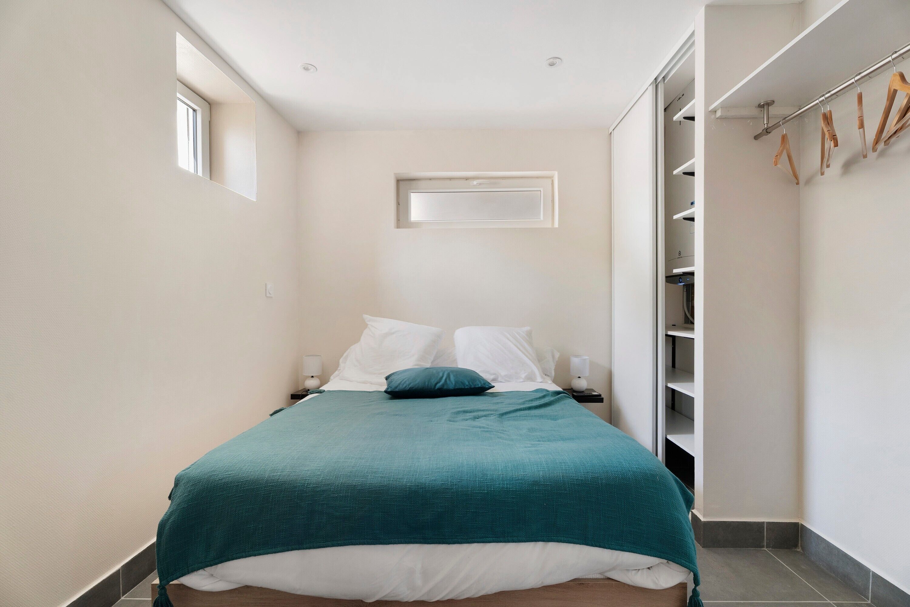 3 bedrooms, WiFi, bed sheets