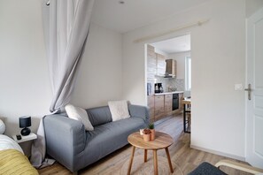 TV - New Apartment with Sea View 2 (Cherrueix)