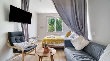 WiFi, bed sheets