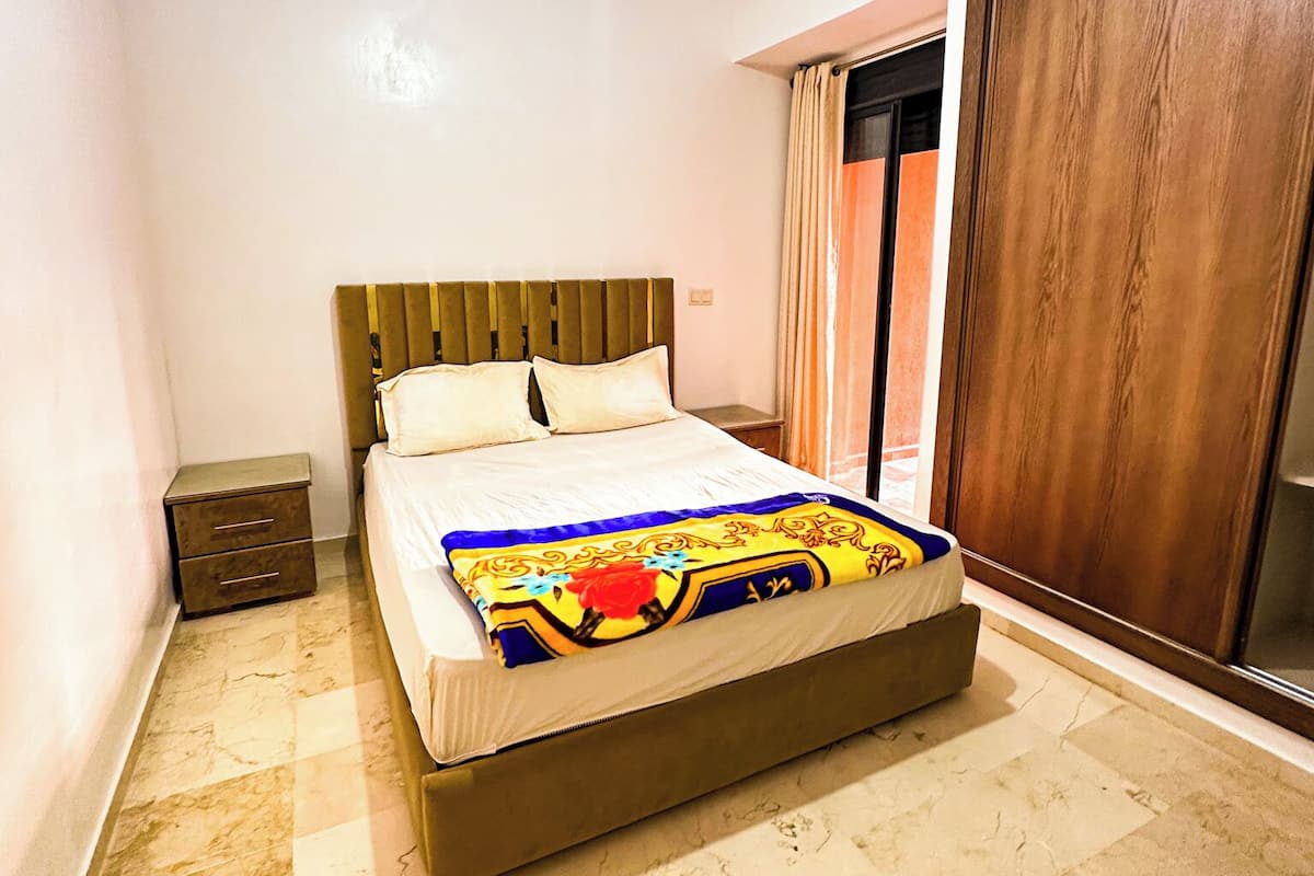 Deluxe Double Room, Balcony, Courtyard View | Blackout drapes, iron/ironing board (on request), WiFi (free)
