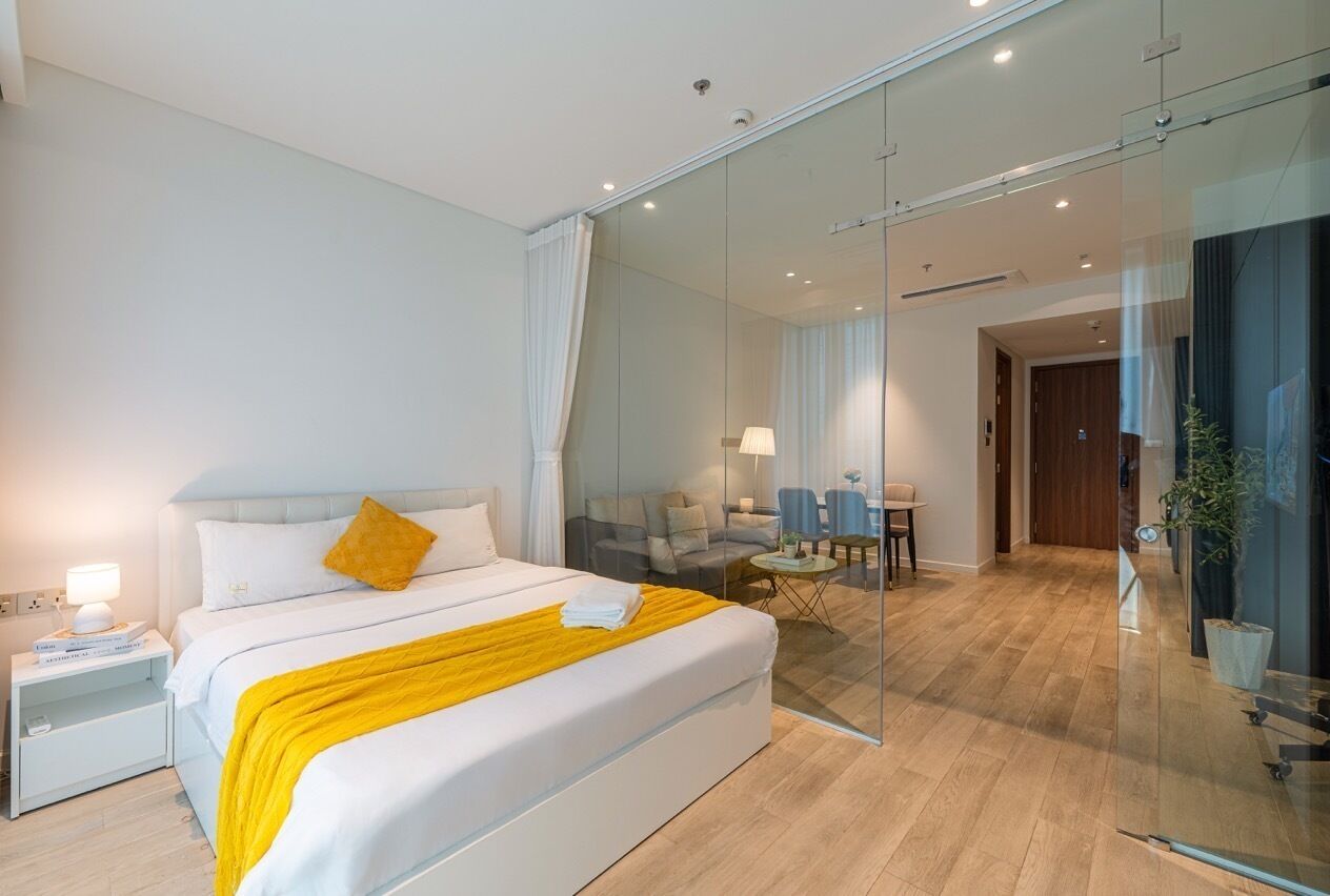 Deluxe-Apartment, 1 Schlafzimmer | Schreibtisch, laptopgeeigneter Arbeitsplatz, Verdunkelungsvorhänge