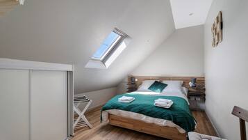 2 bedrooms, WiFi, bed sheets