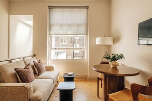 Living area - The Cheniston by Nestor (London)