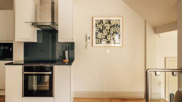Apartment, 1 Bedroom | Private kitchen | Coffee/tea maker, fridge, microwave, oven