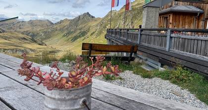 Haus Richard Falch – Chalet in St. Anton, 2 Min. to Galzigbahn