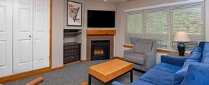 Living area - 2-bedroom condo in beautiful McCall with Indoor pool, hot tub and fitness room (McCall)