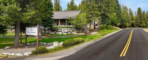 Exterior - 2-bedroom condo in beautiful McCall with Indoor pool, hot tub and fitness room (McCall)