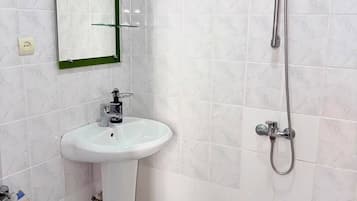 Deluxe Double or Twin Room, Balcony, Mountain View | Bathroom | Separate bathtub and shower, hydromassage showerhead