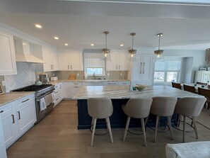 Private kitchen - Spacious 7-bedroom home in Avalon perfect for families, with pool & hot tub. (Avalon)