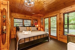 Iron/ironing board, WiFi, bed sheets - Higher Ground | 4BR Cabin Rental in Cherry Log (Cherry Log)