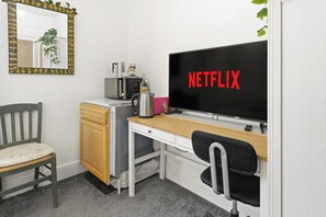 Interior - Park View En-Suite I Egham station (1 miunte walk) (Egham)