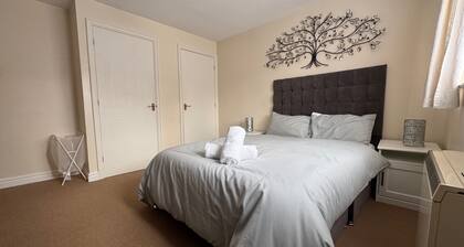 Sleeps4-freeparking-familyfriendly-wcaccessible
