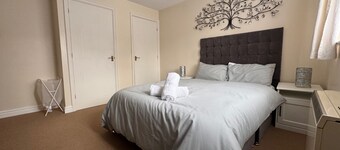 Sleeps4-freeparking-familyfriendly-wcaccessible
