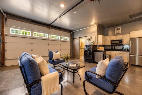 Carriage Loft — Quiet Retreat, Sheridan WY