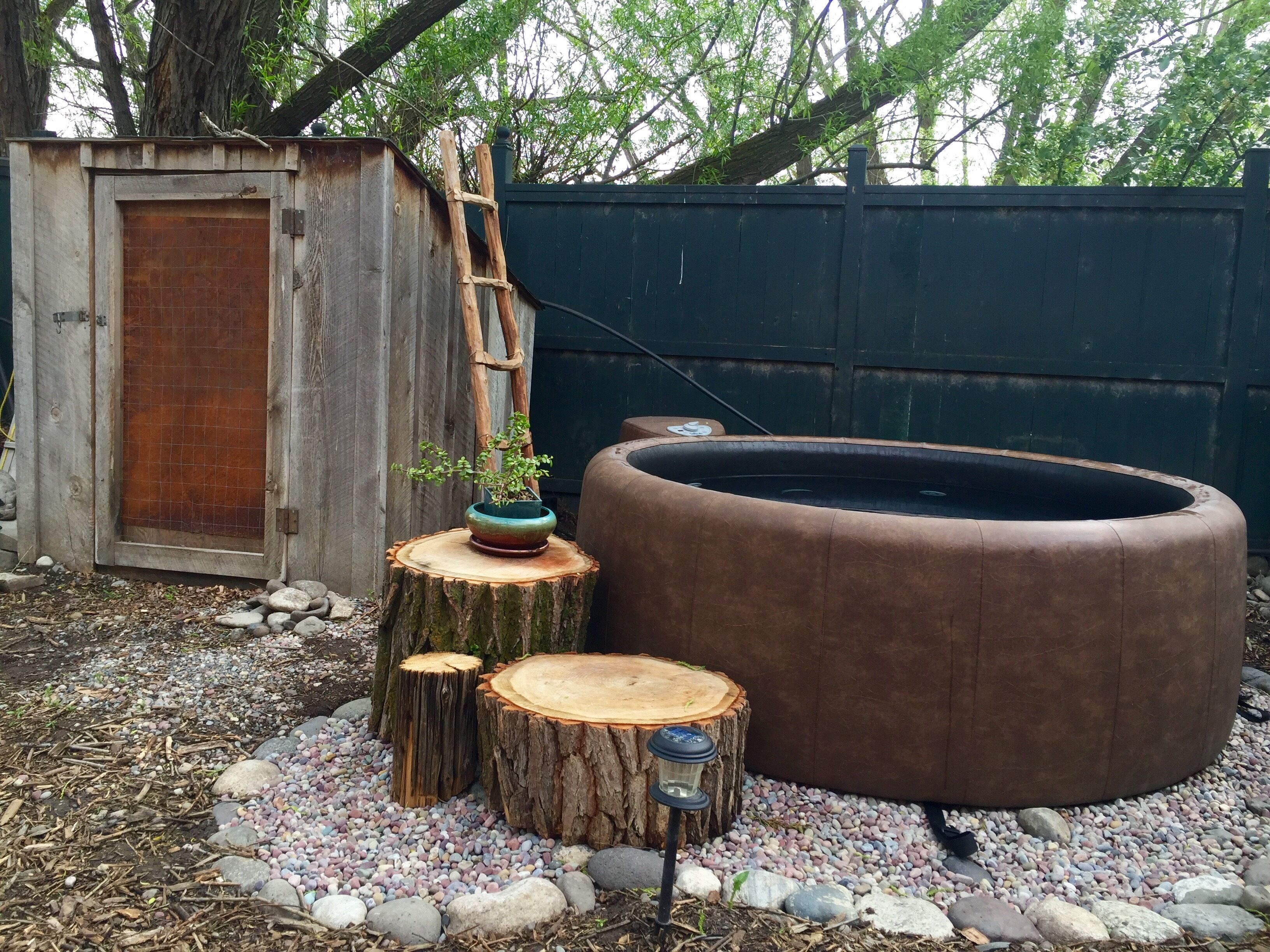 Bañera de hidromasaje al aire libre