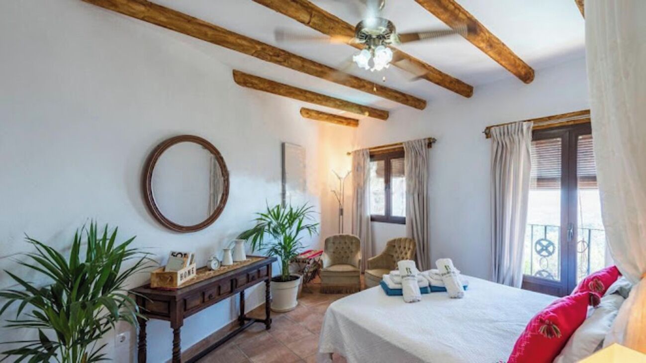 3 chambres, fer et planche à repasser, Wi-Fi, draps fournis
