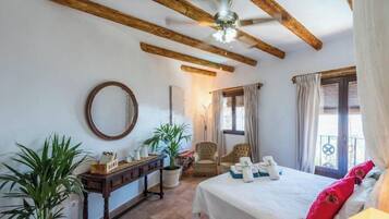 3 chambres, fer et planche à repasser, Wi-Fi, draps fournis