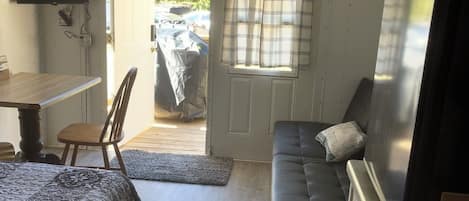 1 habitación, wifi y ropa de cama