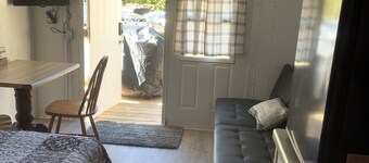 1-bedroom Little Lodge 2.5 miles from Hillbilly Trails