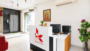 Family Double Room, Balcony, City View | Lobby
