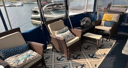 Boldt's Fair Lady Houseboat