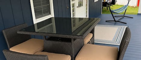 屋外ダイニングエリア