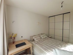 1 bedroom, iron/ironing board, WiFi