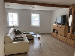 Living area - Vrbo Property (Reich)