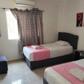 Standard Double or Twin Room | Iron/ironing board (on request), free WiFi - Room in Cancun Stadium (Cancun)