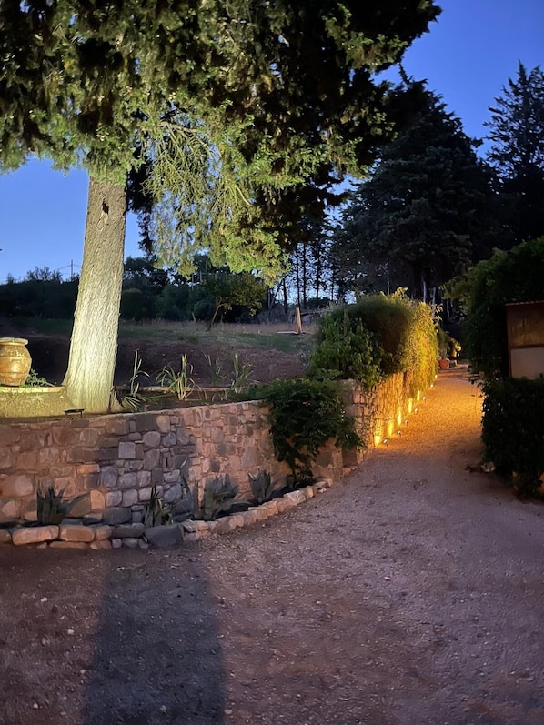 Property grounds - A typical Tuscan country house (Montalcino)