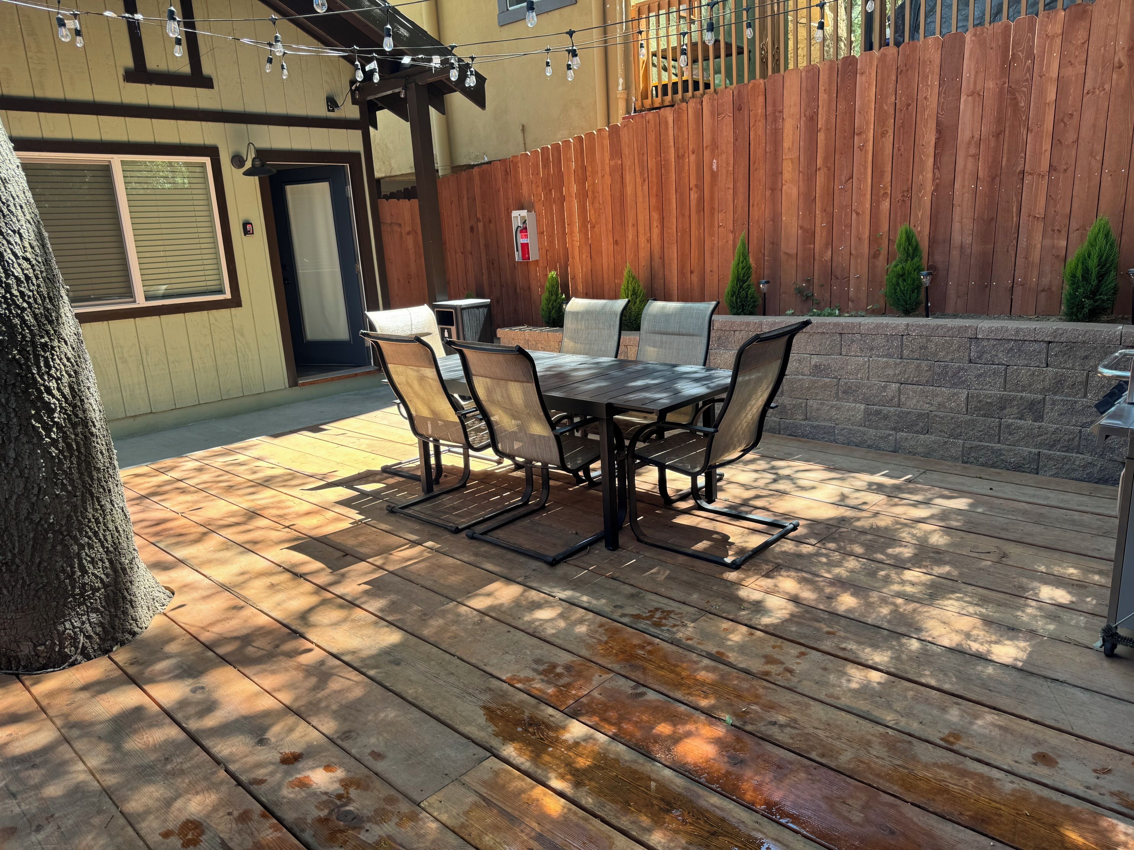 Outdoor dining