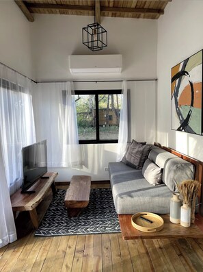 Living area - Luxury cabin / Playa Venao (playa venao)