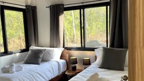 Unclassified image, 5 of 7, button - Luxury cabin / Playa Venao (playa venao)