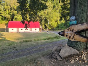 Property grounds - The ARK Barndominium Getaway (New Philadelphia)