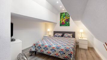 1 bedroom, iron/ironing board, WiFi, bed sheets