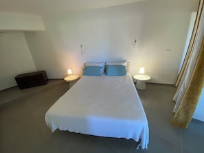 1 bedroom, iron/ironing board, Internet, bed sheets - The Countryside by the Sea: A 50-square-meter apartment surrounded by greenery, just a 15-minute walk from the beaches (Liguria)