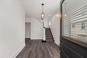 Interior - Brand New 1BDR Near Downtown Ardmore | Free Park (Ardmore)