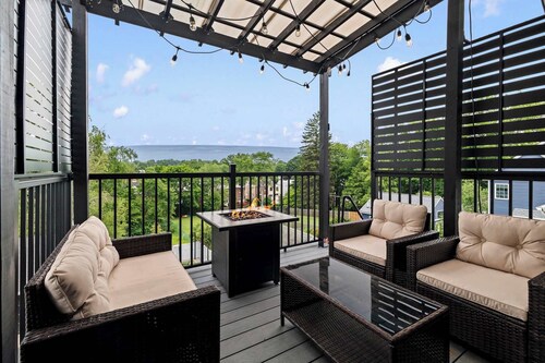 2BDR Penthouse | Downtown Ardmore | Deck | Parking