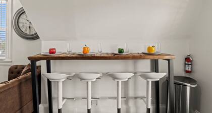 2BDR Penthouse | Downtown Ardmore | Deck | Parking