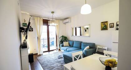 New Modern Apartment with Balcony