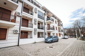Exterior - New Modern Apartment with Balcony (Vrnjačka Banja)