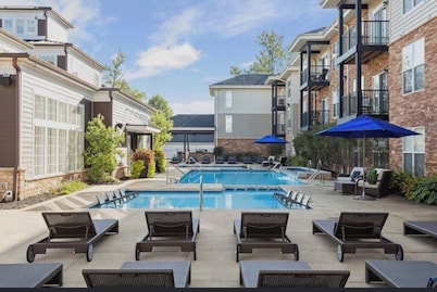 Cozy 1-bedroom apartment in gorgeous Columbus with AC and gym