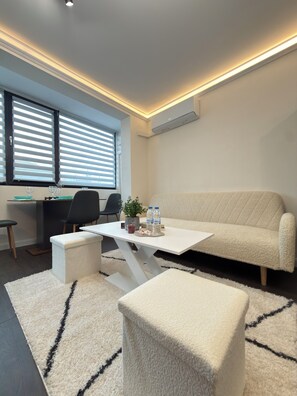 Living area - City Centre TOP Apartment 5 min to beach (Burgas)