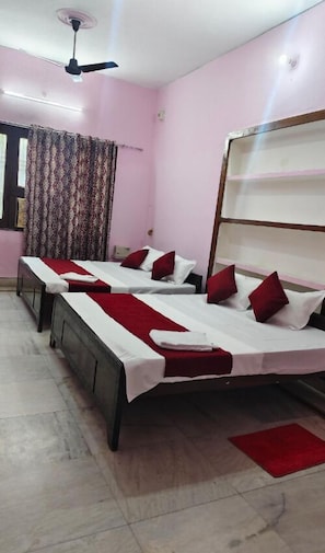 Double or Twin Room, 2 Double Beds | Free WiFi - Shree Paying Guest House (Varanasi)
