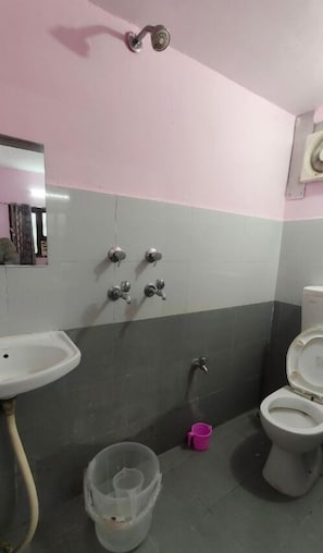 Bathroom - Shree Paying Guest House (Varanasi)