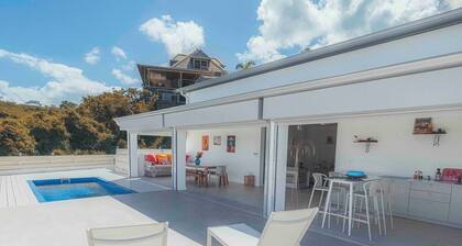 Villa for 10 guests, private pool and AC