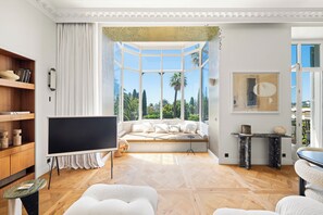 3 bedrooms, iron/ironing board, WiFi, bed sheets - Stunning 3-bedroom apartment with high-end amenities (Nice)