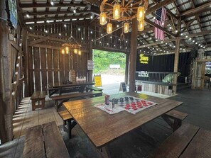 Dining - Cabin on The Hill at 4 Guys RV Park Campground (Stanton)