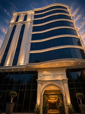 Exterior detail - Hotel Supreme (Algiers)